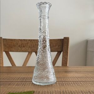 Libby 9 Embossed Leaf Canada Clear Glass Vase 9 Inches